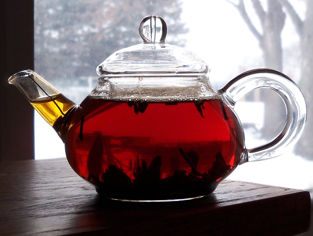 日月潭紅茶 是台灣的驕傲，以其獨特的風味和優良的品質而聞名於世。自從19世紀初期引進到台灣以來，日月潭紅茶已成為台灣茶文化的代表之一。